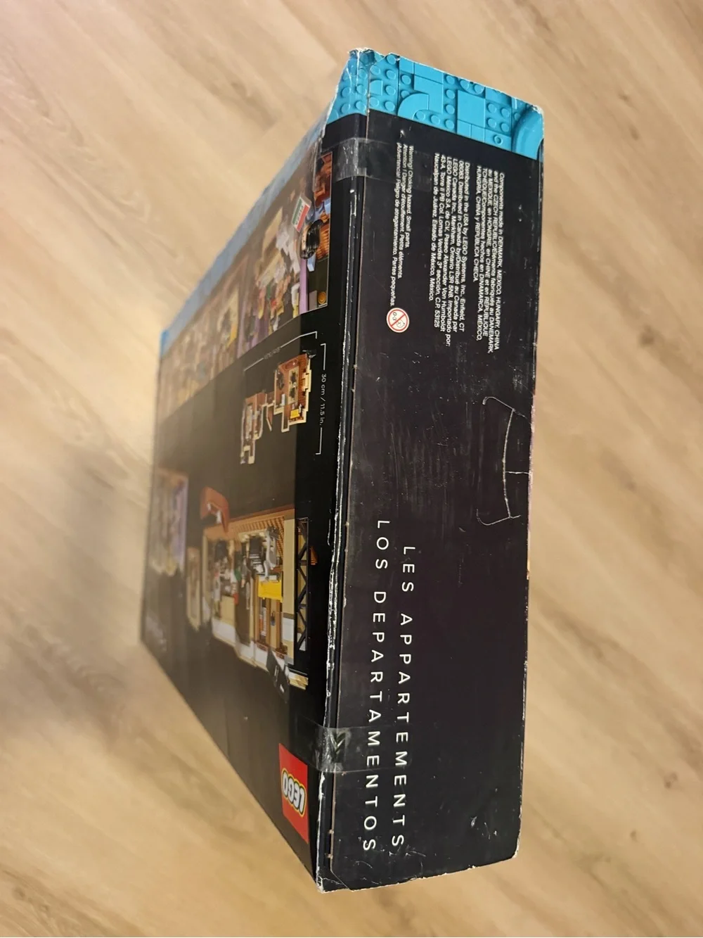 Friends (The Apartments) retired Lego set
